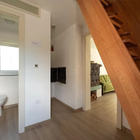 Cherry House - Cosy House - Ideal For Bear Watching, In The Neighborhood Of The Medieval Sneznik Castle Stari Trg pri Lozu Exterior photo