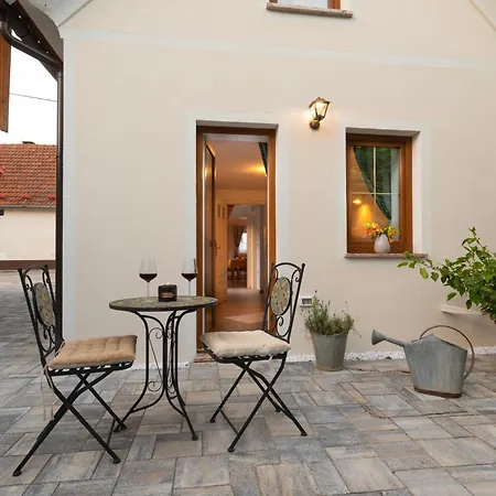 Cherry House - Cosy House - Ideal For Bear Watching, In The Neighborhood Of The Medieval Sneznik Castle Stari Trg pri Lozu Exterior photo