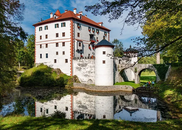 Cherry House - Cosy House - Ideal For Bear Watching, In The Neighborhood Of The Medieval Sneznik Castle